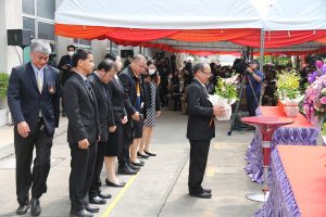 วางพวงมาลาปูชนีย66 7