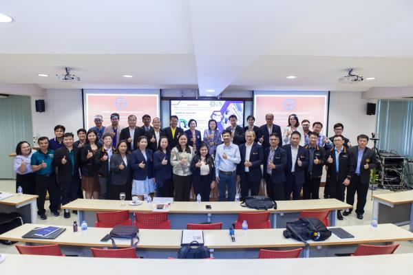 LINE_ALBUM_ข่าวประชุมเลขาคุรุสภา_240501_1