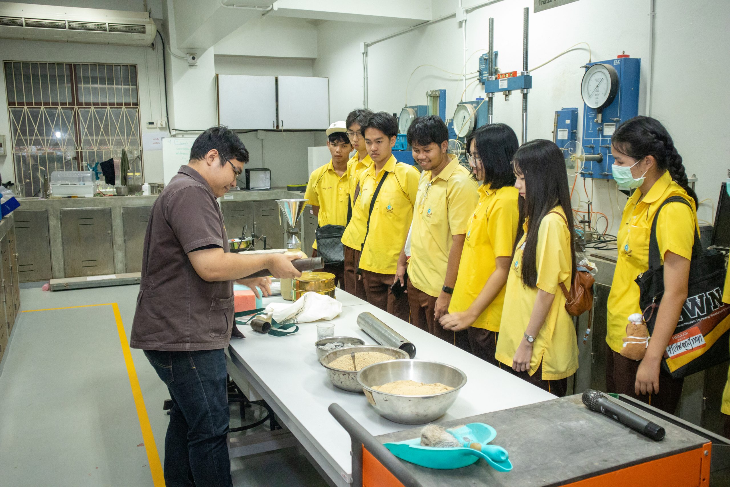 ศึกษาดูงานรร.หอวัง-18